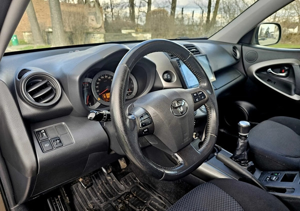 Toyota RAV4 cena 41600 przebieg: 224000, rok produkcji 2009 z Trzebiatów małe 326